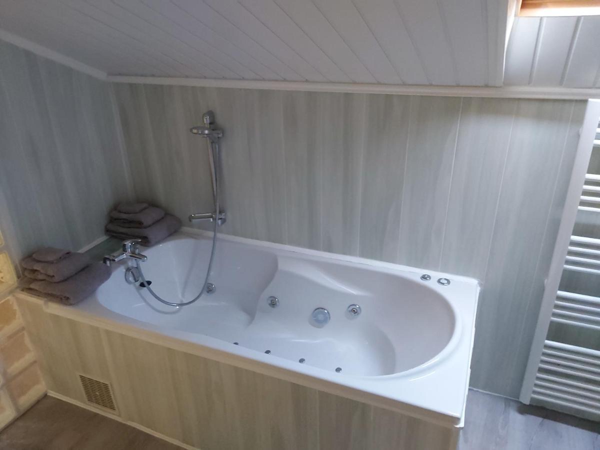 Riviere-Saas-et-GourbyDomaine De Poumatan住宿加早餐旅馆 外观 照片